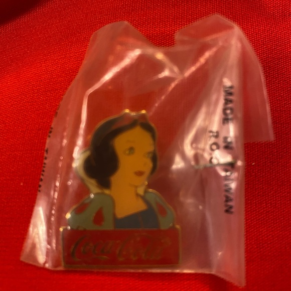 🎁 DisneyWorld Rare 15th Anniversary Pins (1986) - Picture 3 of 11